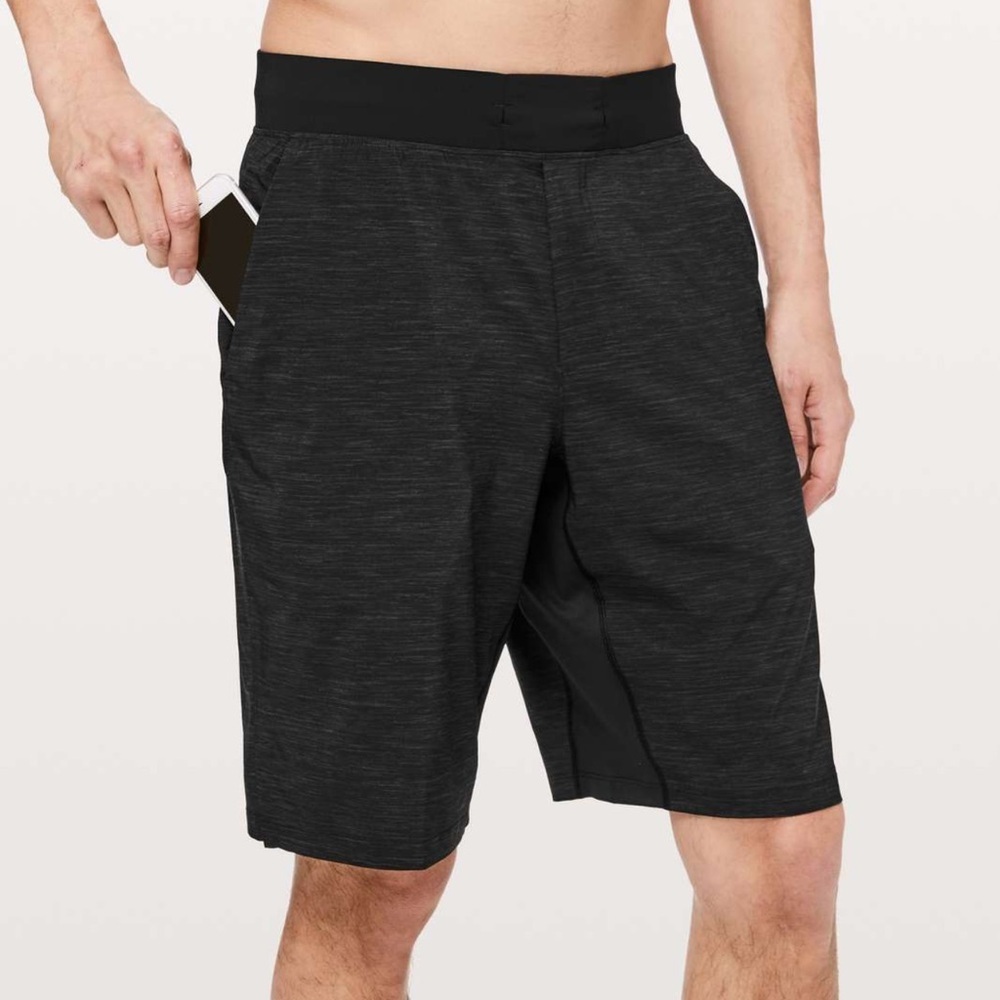 lululemon athletica short 8” Men size L   - Athletic Shorts gray
